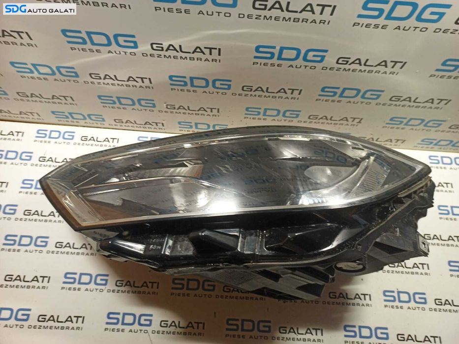 Far Stanga FARA Xenon Volkswagen Passat B8 2014 - 2019 [L0910]