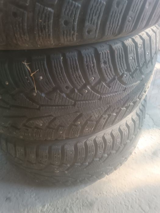 Продам шины R18 зимние