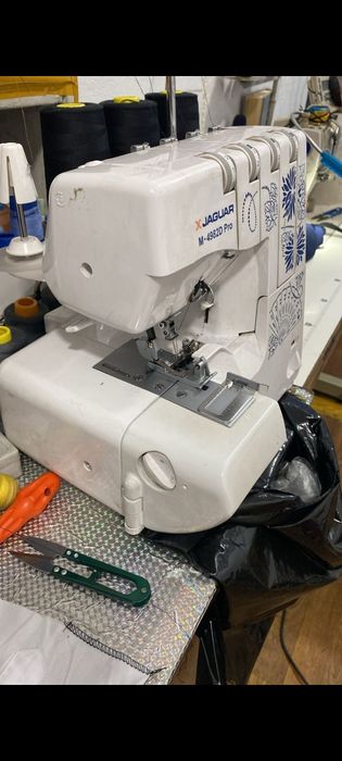 Срочно  продам швейную машинку