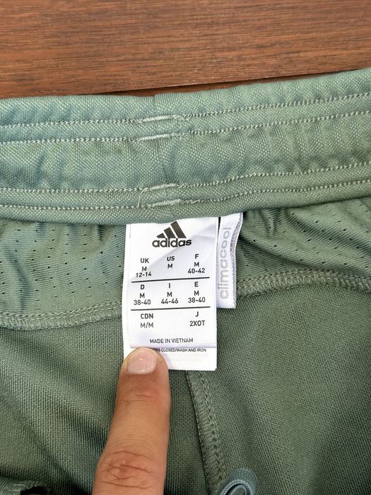 Дамско долнище Adidas (Tiro 25 Essentials) - размер М, Отлично състояние
