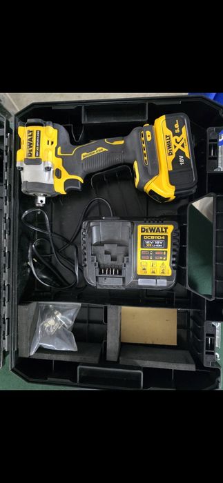 Dewalt гайкаверт