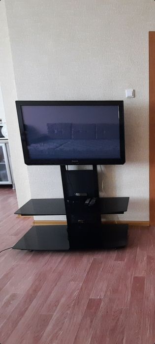 Телевизор с тумбой