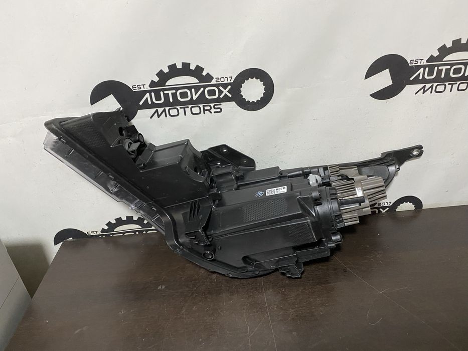 Far dreapta halogen si led Hyundai Elantra an 2021-2023