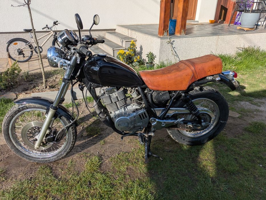 Suzuki  GN400 café racer