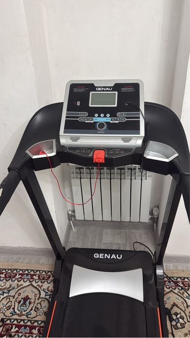 Продам беговую дорожку GENAY