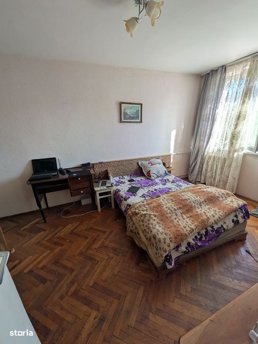 Decomandat , et 3/4 , preț 95 000 neg