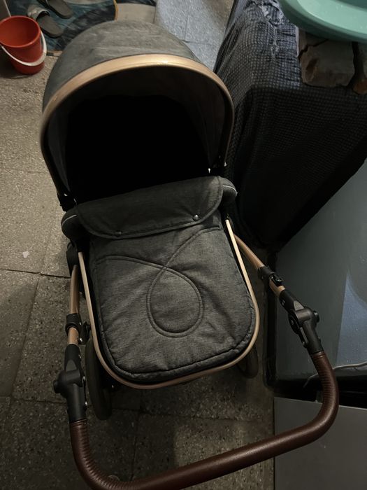 Продам коляску с ортопедическим матрасом