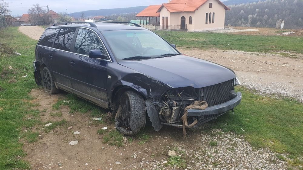 Vand\dezmembrez Passat B5.5 accidentat