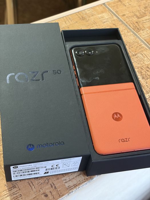 Motorola Razr 50 8+16 Gb