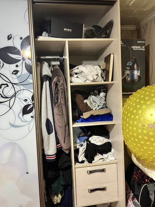 Шкаф в отличном состояний