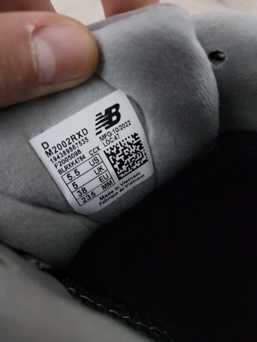Срочно! Продается Кроссовки New Balance 2002R gore-tex