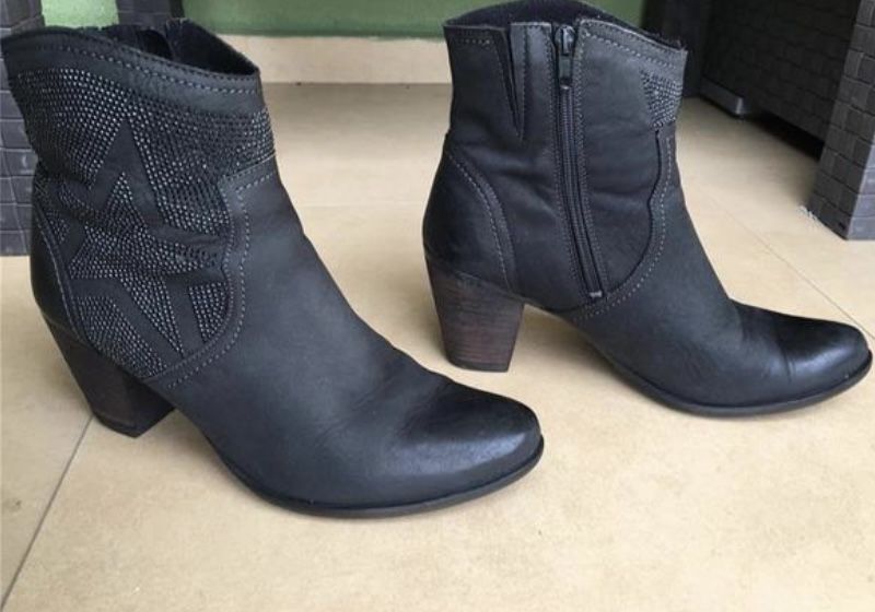 Vand ghete Tamaris(41)din piele.