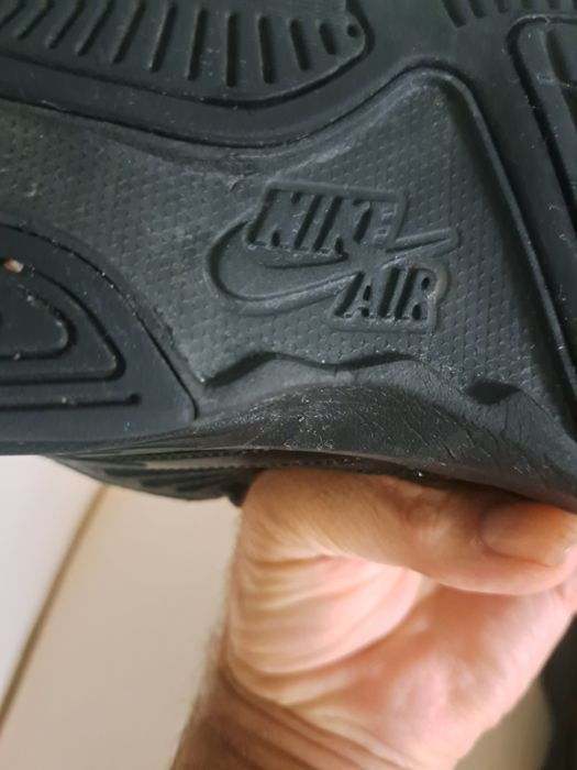 Adidasi sport Nike Air nr 35 impecabili din piele