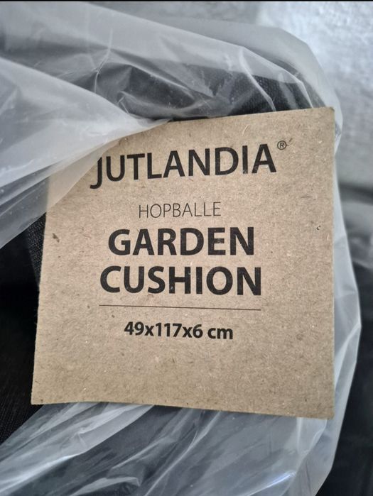 Masă de grădină/ terasă, scaune și pernițe