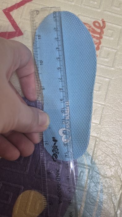 Кроссовки на девочку