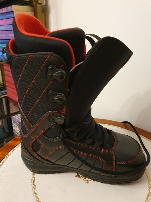 Boots snowboard  mărime 40 / 37