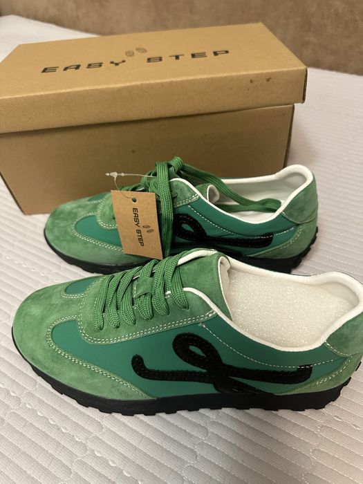 Кроссовки лёгие, комфортные