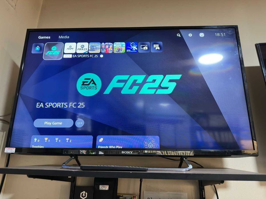 Sony PlayStation 5 Disc Edition с 3 джойстика и 4 игри