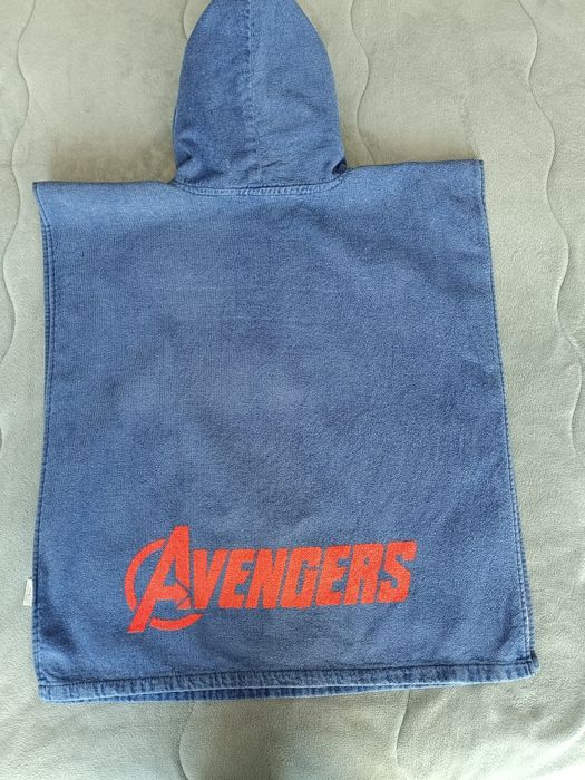 Хавлиено пончо Zara Marvel и къси панталонки за плуване 110см Next
