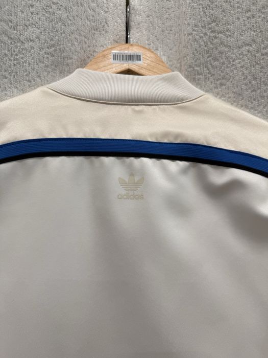 Продаю б/у юнисекс бомберы Adidаs