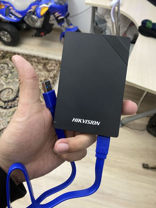 Продам внешний hdd 1тб