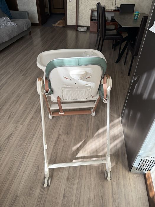 Стульчик для кормления Happy Baby Berny V2