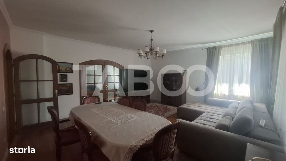 Apartament 4 camere 155 mp 2 balcoane garaj inchis Central Sibiu — fotografia 1