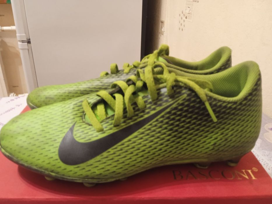 Продам обувь для футбола