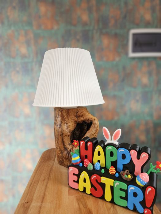 Veioză unicat din lemn natural
Transfo