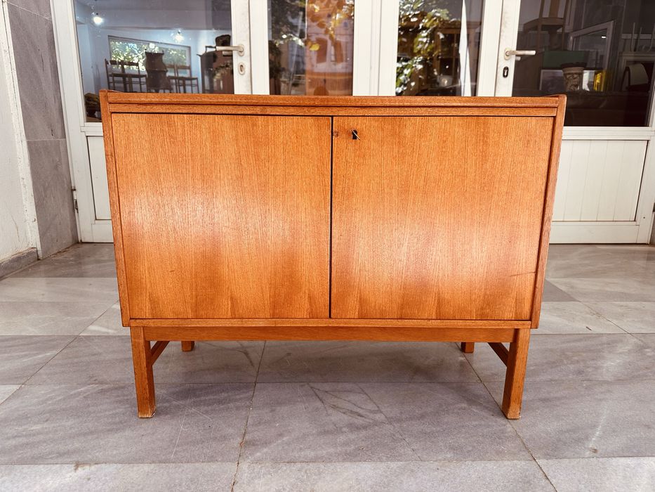 Скандинавски бар шкаф от тиков фурнир – Mid Century Modern, 60-те години