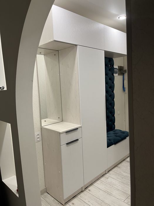 Продам прихожую.