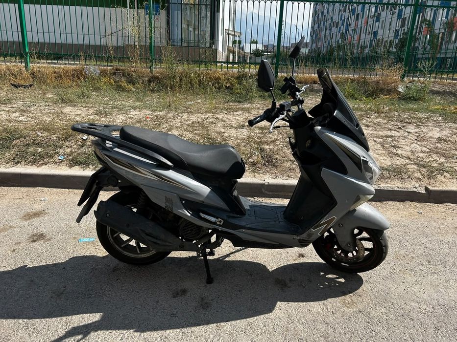 Продам мопед макси