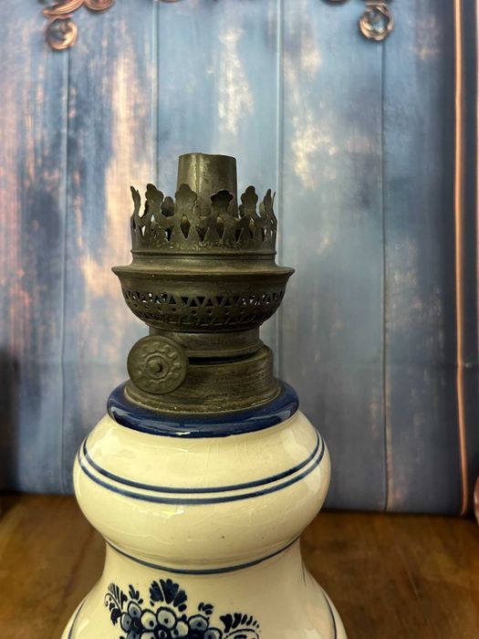 DN752 Lampa de petrol handmade portelan 27cm inaltime