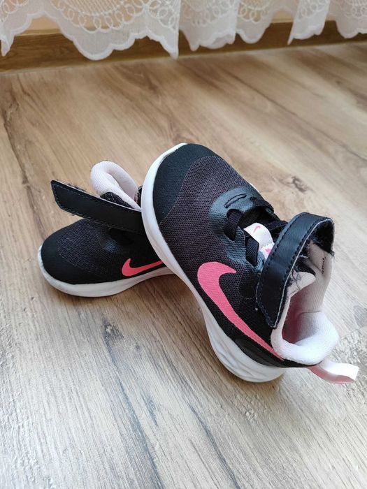 Маратонки Nike revolution 6