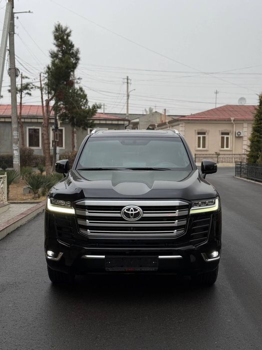 Toyota 300 land cruiser