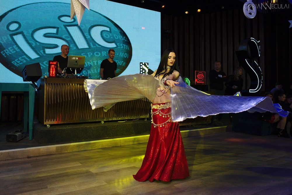 Dansatoare belly dance