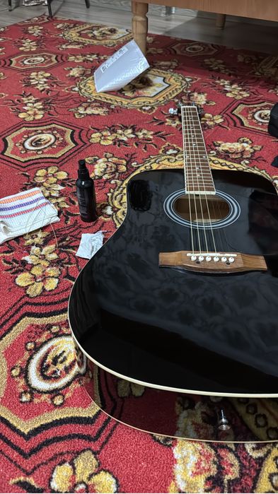 Гитара аккустическая