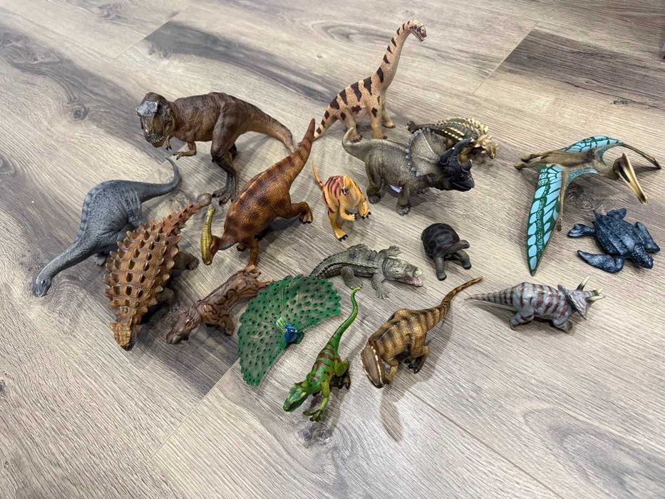 Игрушки schleich, 17 штук в хорошем состоянии.