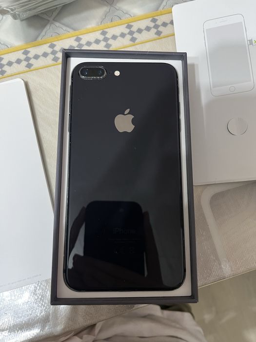 iPhone 8 + б / у