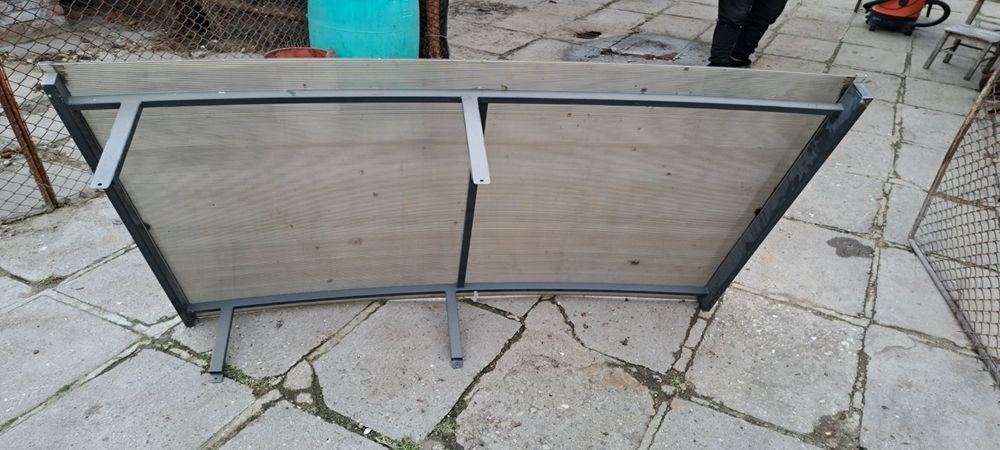 Навес за вендинг машина