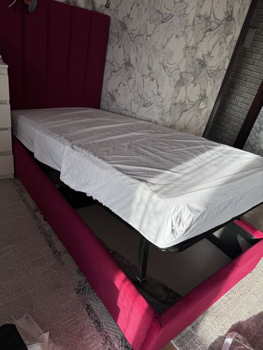 Кровать односпалка с матрасом