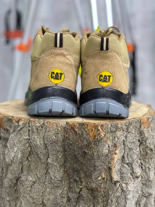 Спецодежды и спецобувы