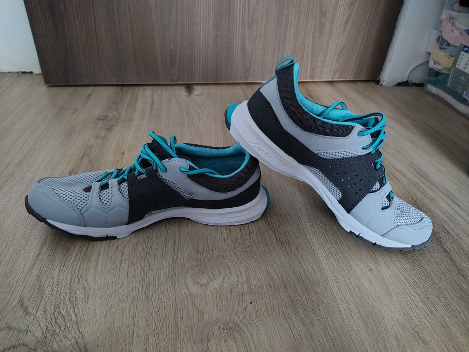 Adidași Decathlon Nr 40
