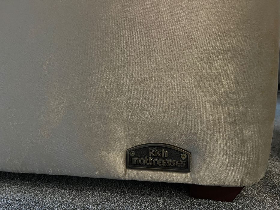 Продава се: Луксозен спален комплект по поръчка + матрак