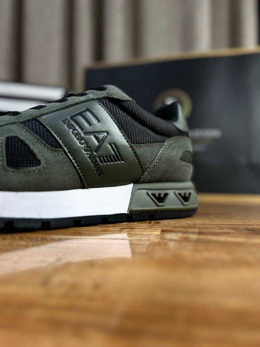 EA7 Emporio Armani мужские кроссовки Размер 40.5, 42.5