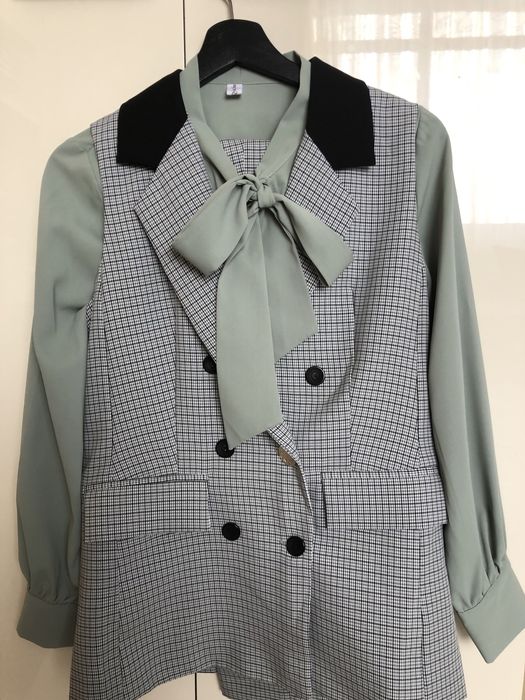 Тройка, костюм