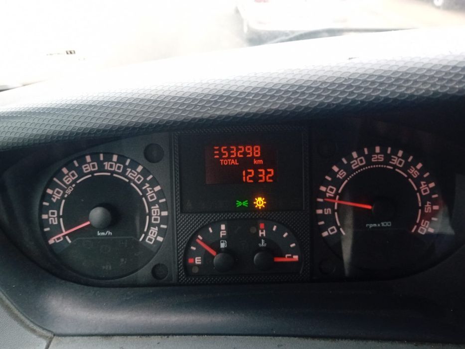 Iveco Daily - lift 10 E PAL, stendere confectii