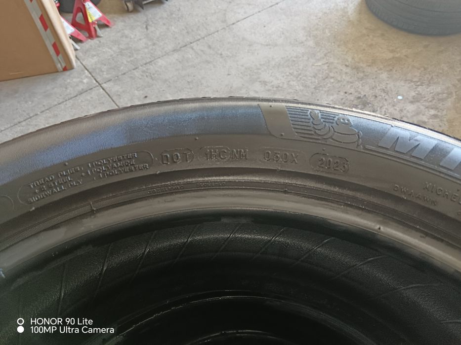 235 50 19 michelin
