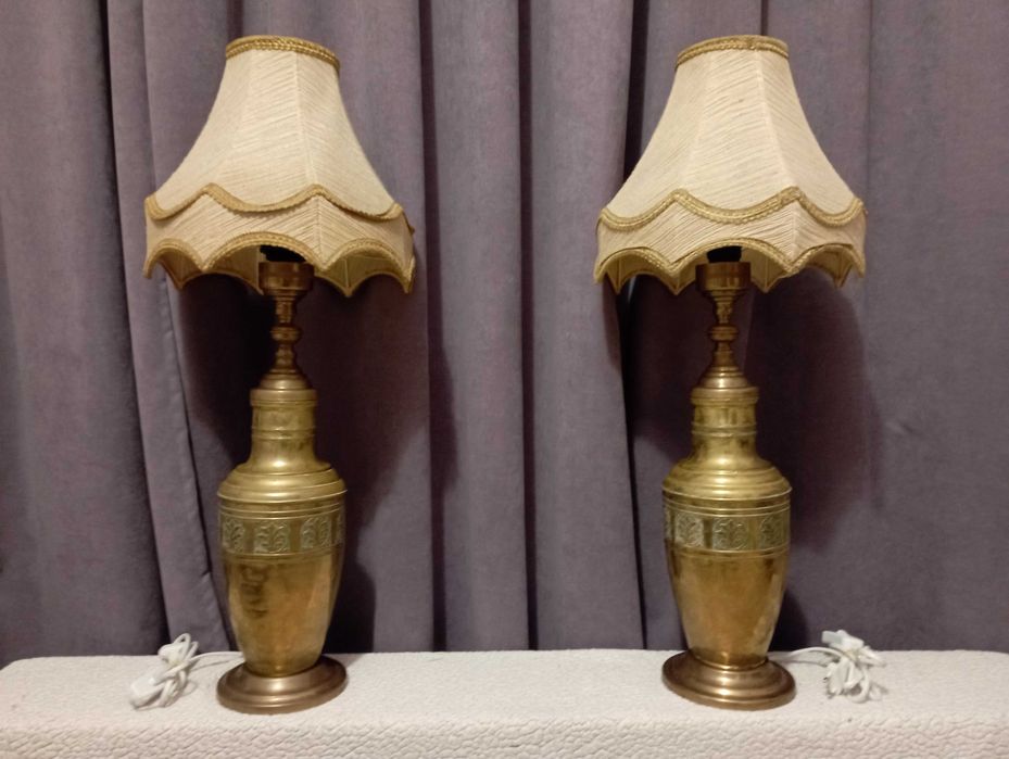 Много красиви старинни лампи