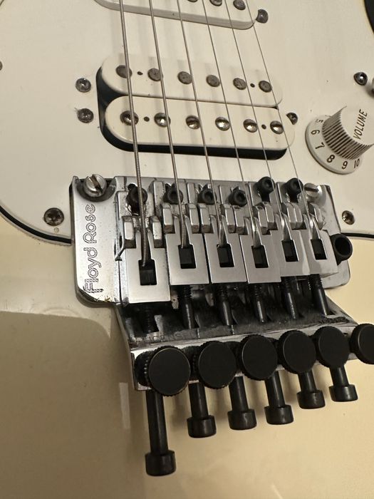 Chitară electrică Fender White Stratocaster
